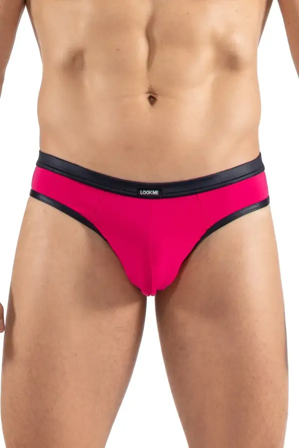 Jockstrap magenta ajusté avec ceinture noire, vue de face, tissu respirant et élastiques confortables pour un look audacieux.