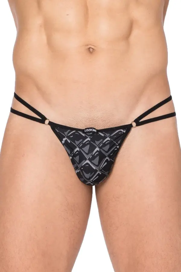 String noir à double ficelles, imprimé losanges, vue de face, tissu doux et élastique, design audacieux et sexy.