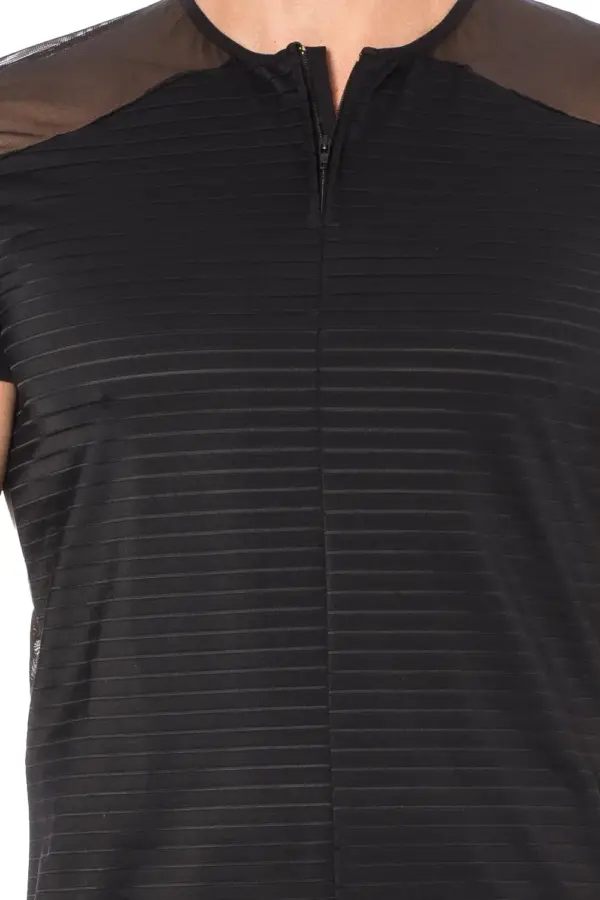 T-shirt noir en maille transparente avec rayures opaques et zip, vue de face, style sexy pour soirées audacieuses.